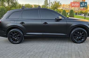 Позашляховик / Кросовер Audi Q7 2015 в 