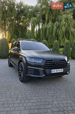 Позашляховик / Кросовер Audi Q7 2015 в 