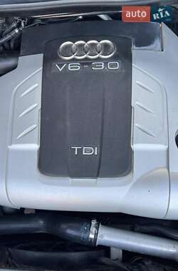 Внедорожник / Кроссовер Audi Q7 2010 в 