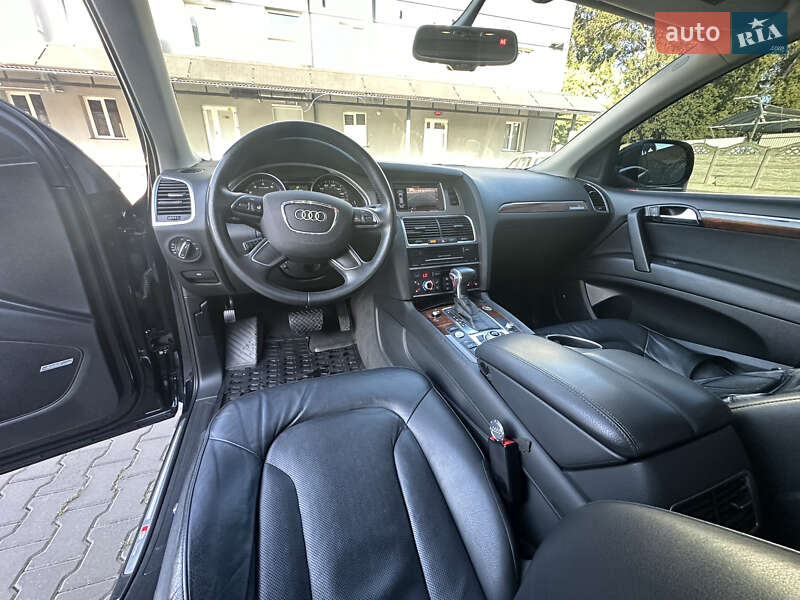 Внедорожник / Кроссовер Audi Q7 2015 в Черновцах