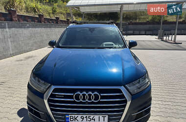 Внедорожник / Кроссовер Audi Q7 2018 в 