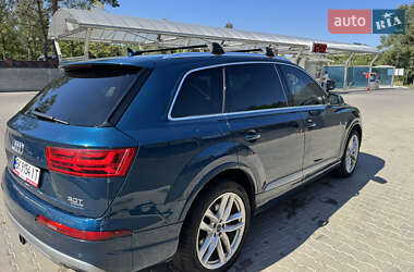 Внедорожник / Кроссовер Audi Q7 2018 в 