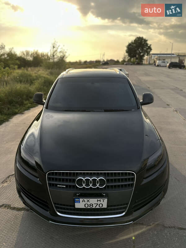 Внедорожник / Кроссовер Audi Q7 2006 в 