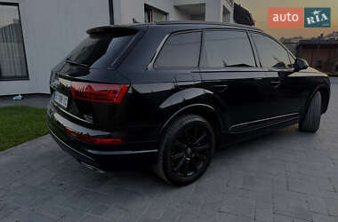 Внедорожник / Кроссовер Audi Q7 2017 в 