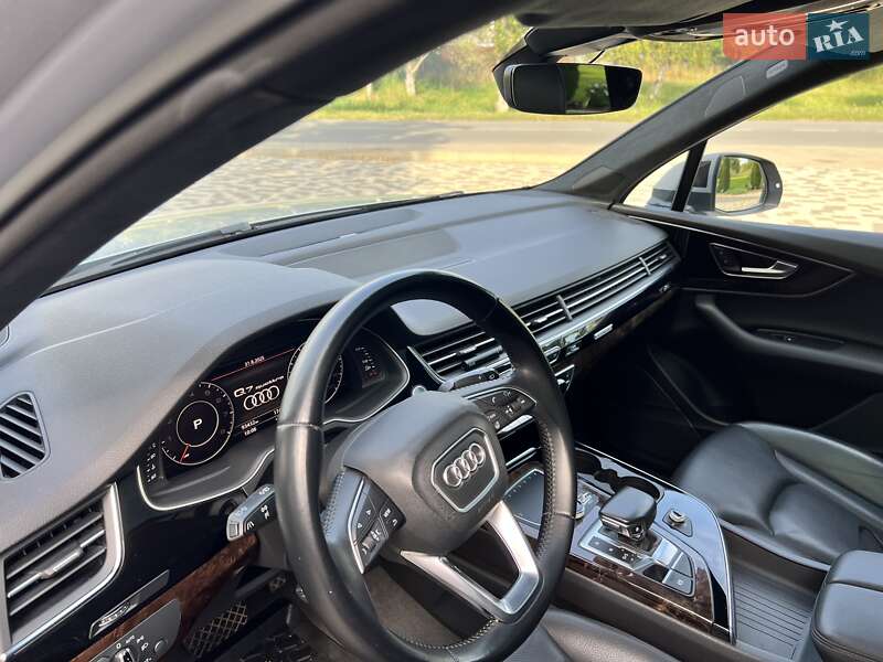 Внедорожник / Кроссовер Audi Q7 2017 в Нежине