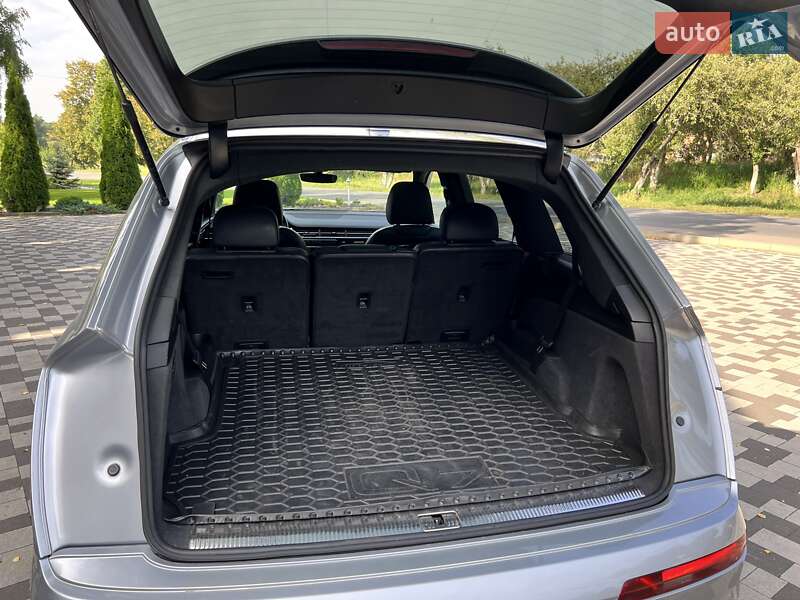 Внедорожник / Кроссовер Audi Q7 2017 в Нежине