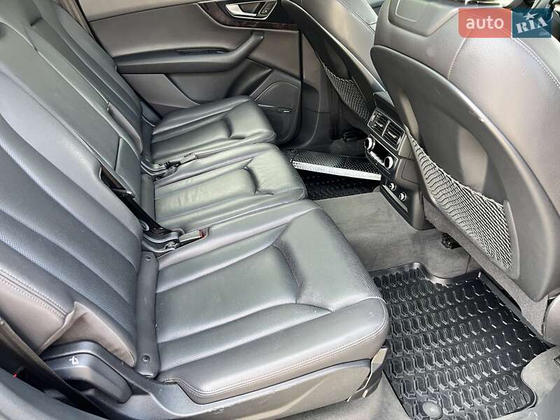 Внедорожник / Кроссовер Audi Q7 2017 в Нежине
