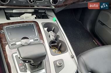 Позашляховик / Кросовер Audi Q7 2018 в 