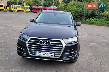 Позашляховик / Кросовер Audi Q7 2018 в 