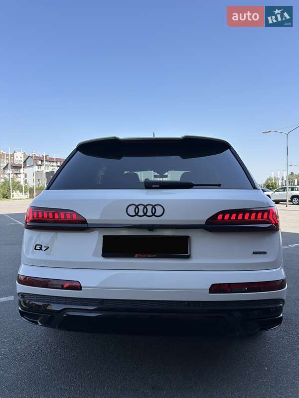 Позашляховик / Кросовер Audi Q7 2022 в Києві