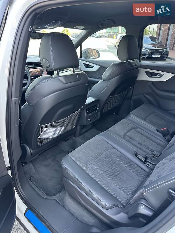 Позашляховик / Кросовер Audi Q7 2022 в Києві