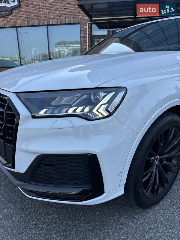 Позашляховик / Кросовер Audi Q7 2022 в Києві