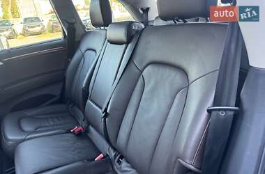 Позашляховик / Кросовер Audi Q7 2015 в 