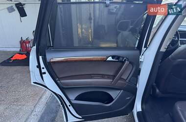 Позашляховик / Кросовер Audi Q7 2015 в 