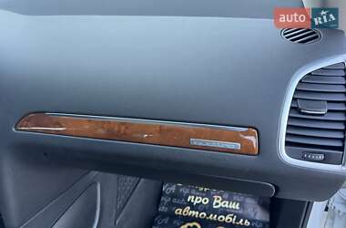 Позашляховик / Кросовер Audi Q7 2015 в 