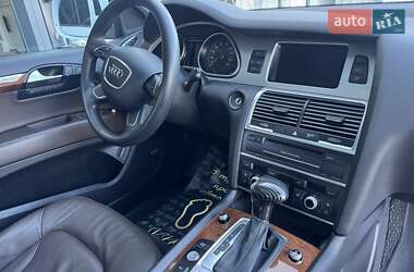 Позашляховик / Кросовер Audi Q7 2015 в 