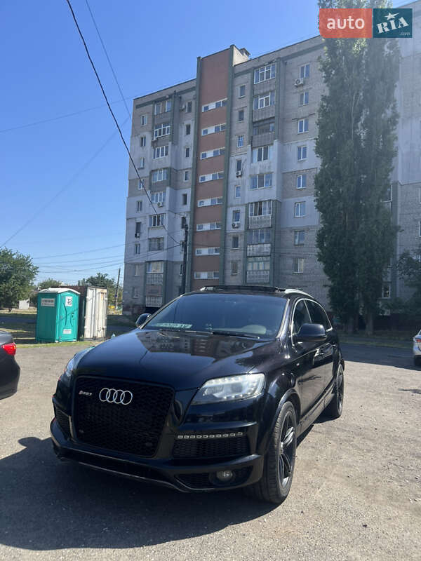 Внедорожник / Кроссовер Audi Q7 2011 в 