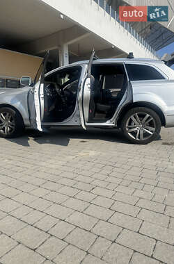 Позашляховик / Кросовер Audi Q7 2010 в 