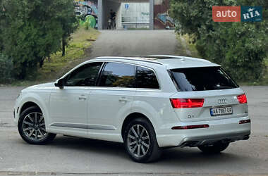 Позашляховик / Кросовер Audi Q7 2016 в 