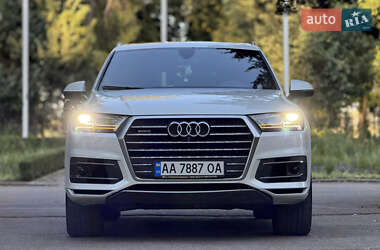 Позашляховик / Кросовер Audi Q7 2016 в 