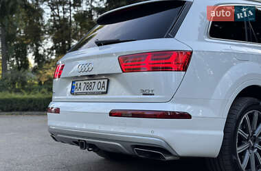 Позашляховик / Кросовер Audi Q7 2016 в 