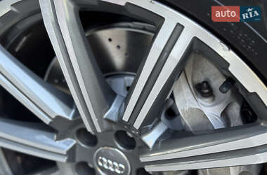 Позашляховик / Кросовер Audi Q7 2016 в 