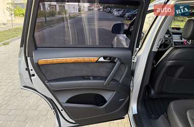 Внедорожник / Кроссовер Audi Q7 2013 в 
