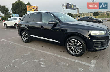 Позашляховик / Кросовер Audi Q7 2016 в 