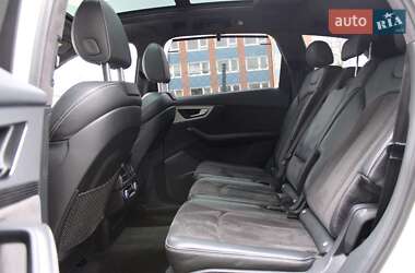 Позашляховик / Кросовер Audi Q7 2016 в 