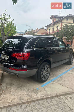 Позашляховик / Кросовер Audi Q7 2011 в 