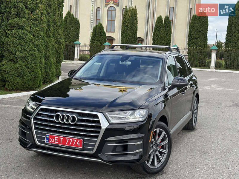 Позашляховик / Кросовер Audi Q7 2017 в 