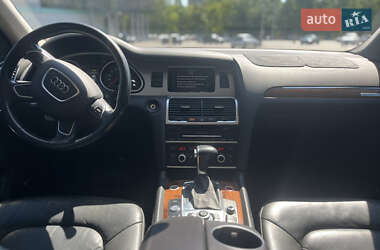 Позашляховик / Кросовер Audi Q7 2015 в 