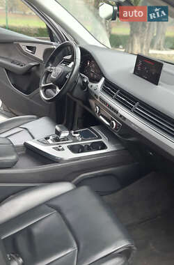 Внедорожник / Кроссовер Audi Q7 2016 в Ужгороде