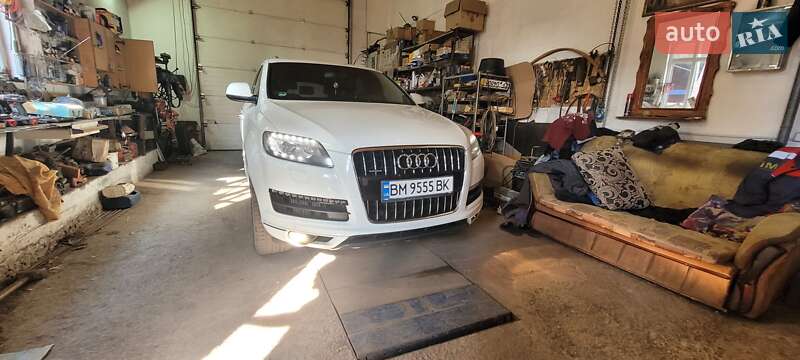 Внедорожник / Кроссовер Audi Q7 2013 в Сумах