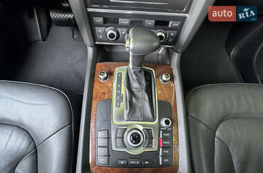 Позашляховик / Кросовер Audi Q7 2012 в 