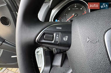 Позашляховик / Кросовер Audi Q7 2012 в 