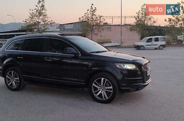 Позашляховик / Кросовер Audi Q7 2015 в 