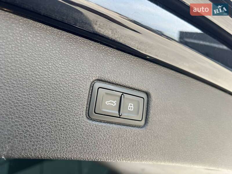 Позашляховик / Кросовер Audi Q7 2017 в Львові