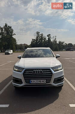 Внедорожник / Кроссовер Audi Q7 2017 в 