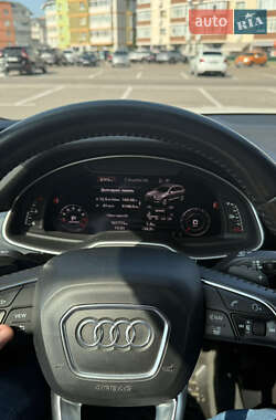 Внедорожник / Кроссовер Audi Q7 2017 в 