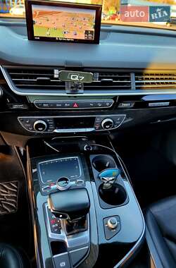 Внедорожник / Кроссовер Audi Q7 2017 в 