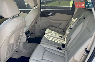 Позашляховик / Кросовер Audi Q7 2016 в 