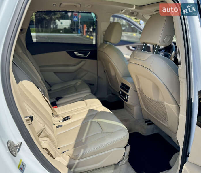 Внедорожник / Кроссовер Audi Q7 2016 в Одессе