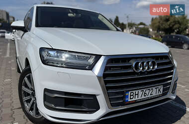 Позашляховик / Кросовер Audi Q7 2016 в 