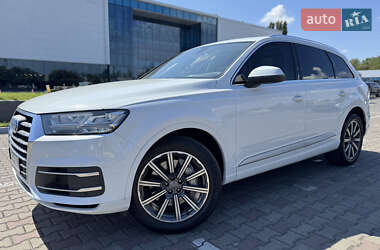 Позашляховик / Кросовер Audi Q7 2016 в 