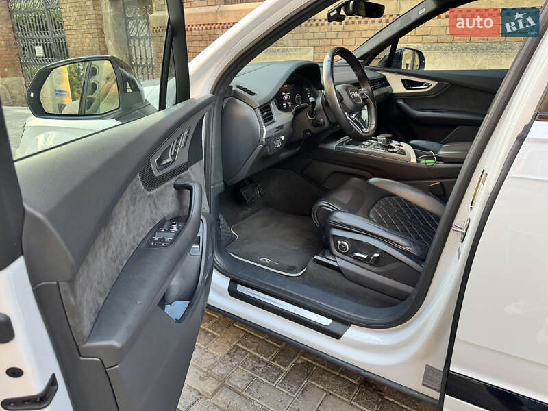 Внедорожник / Кроссовер Audi Q7 2019 в Черновцах