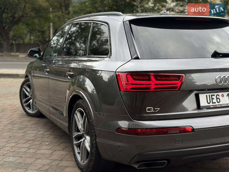 Внедорожник / Кроссовер Audi Q7 2018 в Яремче