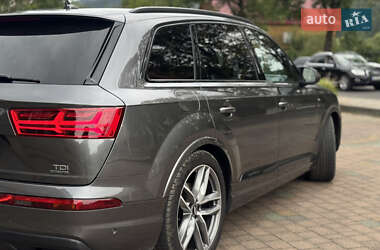 Внедорожник / Кроссовер Audi Q7 2018 в 