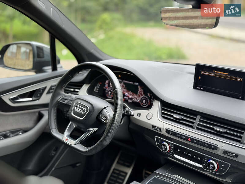 Внедорожник / Кроссовер Audi Q7 2018 в Яремче