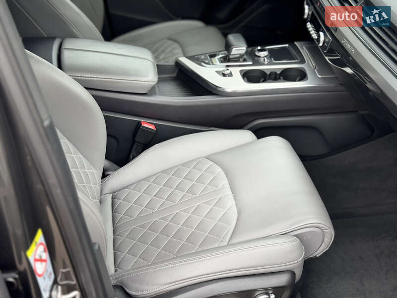 Внедорожник / Кроссовер Audi Q7 2018 в Яремче